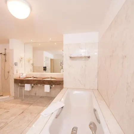 Traube Ruedesheim Готель 4*