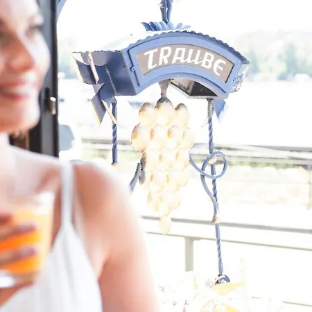 Traube Ruedesheim ホテル