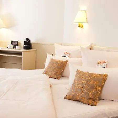 Traube Ruedesheim Рюдесгайм-ам-Райн