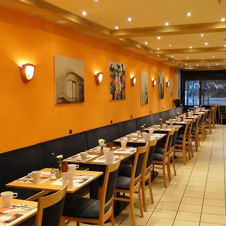 Traube Ruedesheim Готель 4*